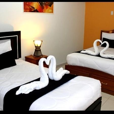 Hostal Universal Huaraz Exterior photo